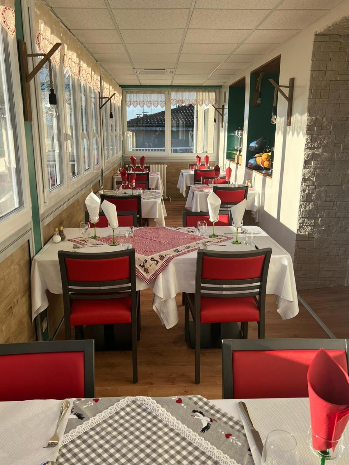 Hotel Le Pommeil Guéret Oda fotoğraf