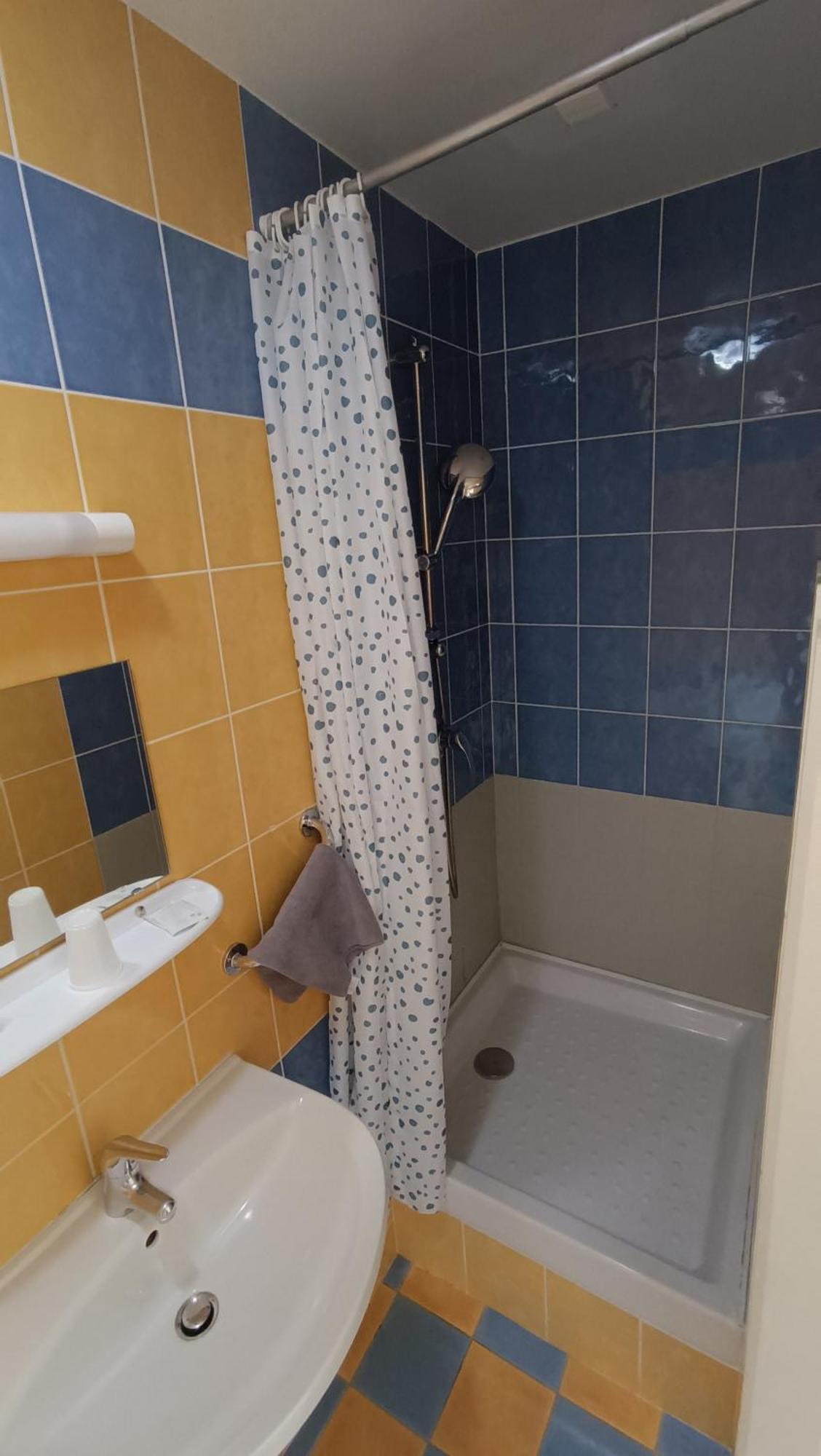 Hotel Le Pommeil Guéret Dış mekan fotoğraf